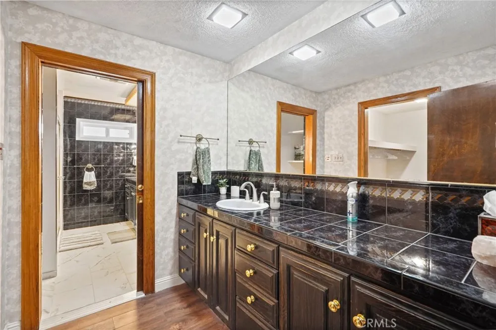 10307 Donna Avenue Porter Ranch, CA 91326