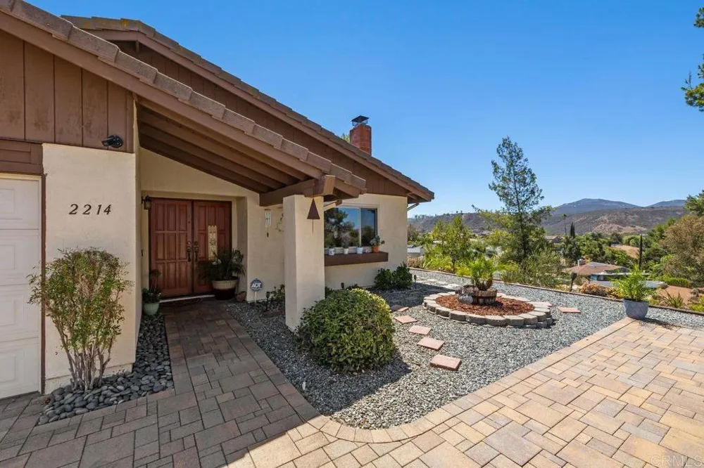 2214 Nielsen St El Cajon, CA 92020