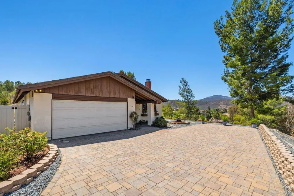 2214 Nielsen St El Cajon, CA 92020