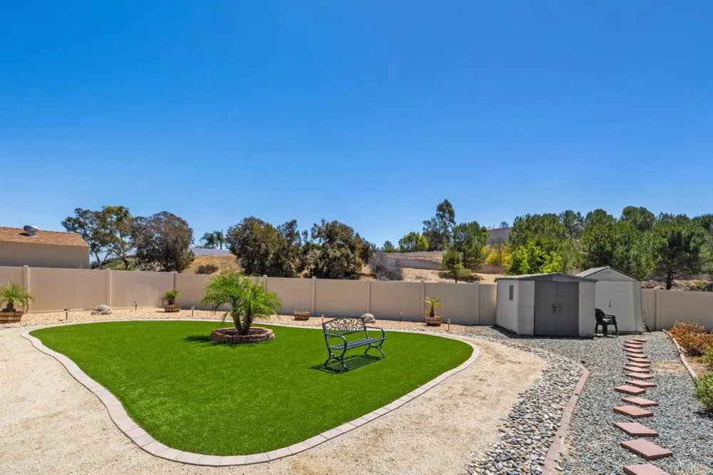 2214 Nielsen St El Cajon, CA 92020