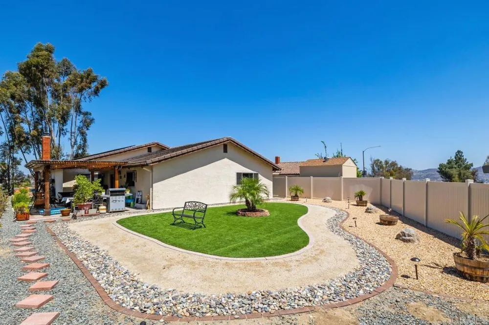 2214 Nielsen St El Cajon, CA 92020