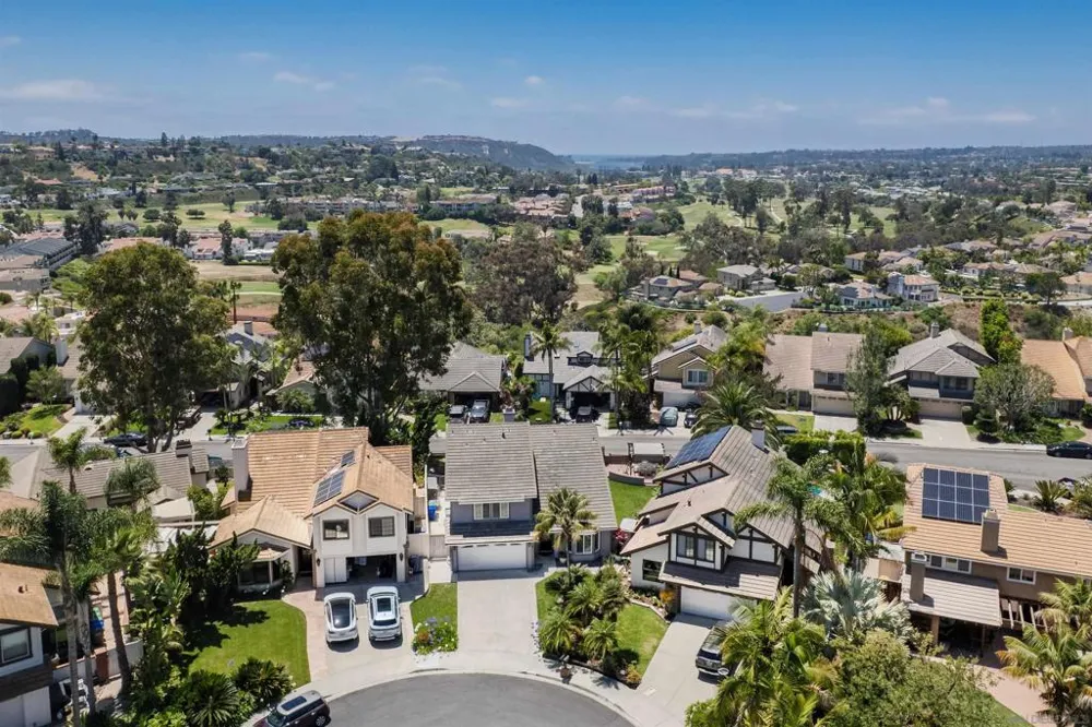 3008 Rana Court Carlsbad, CA 92009