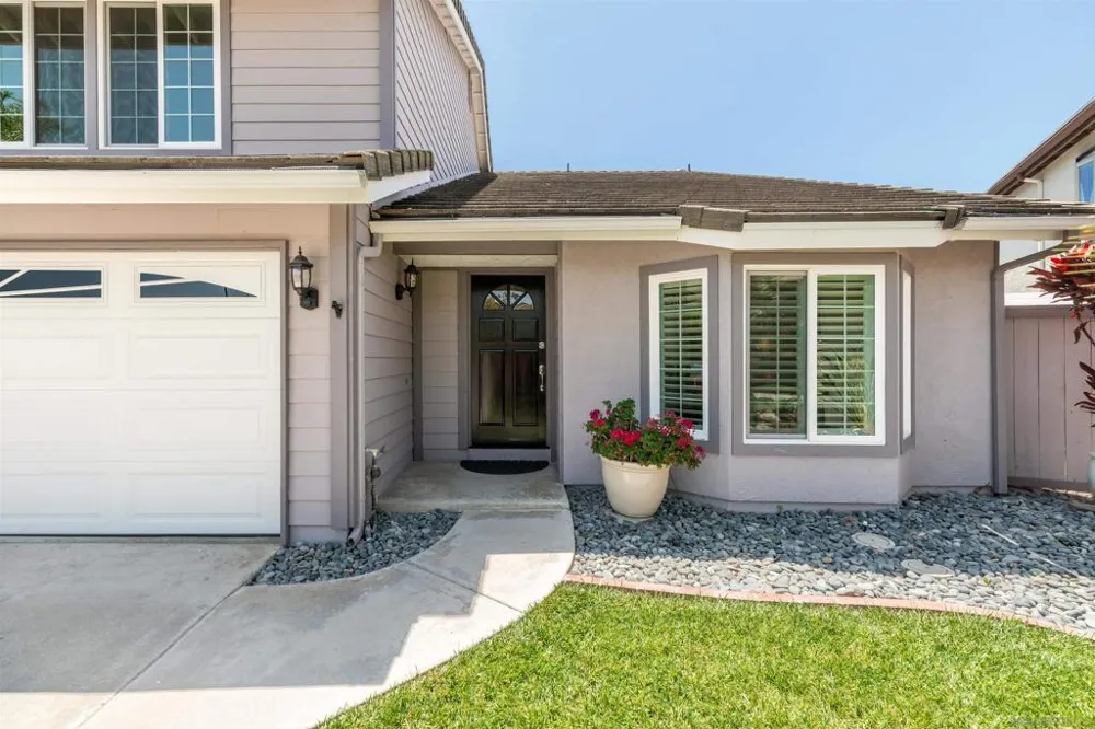 3008 Rana Court Carlsbad, CA 92009