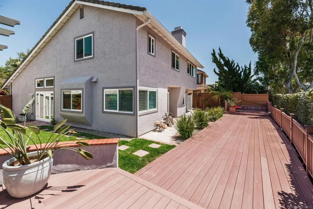 3008 Rana Court Carlsbad, CA 92009