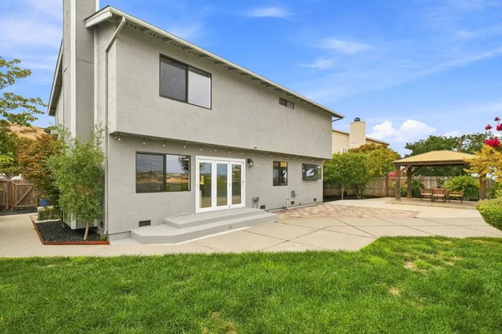 130 Wren Court Hercules, CA 94547
