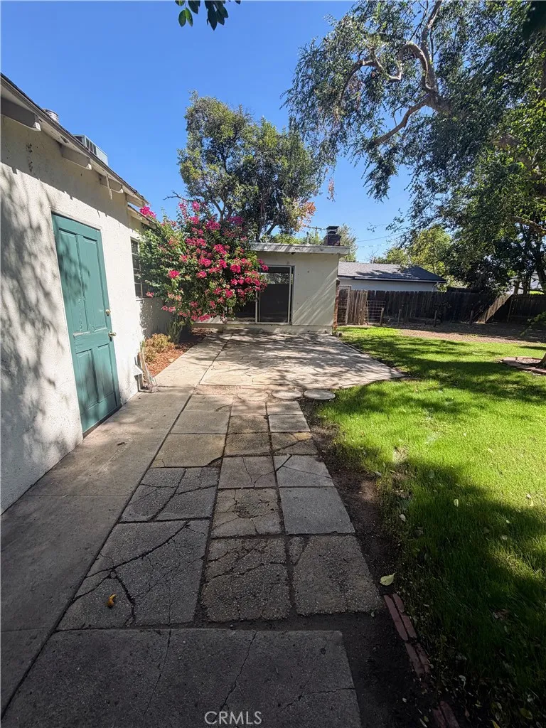 5862 Alonzo Encino, CA 91316