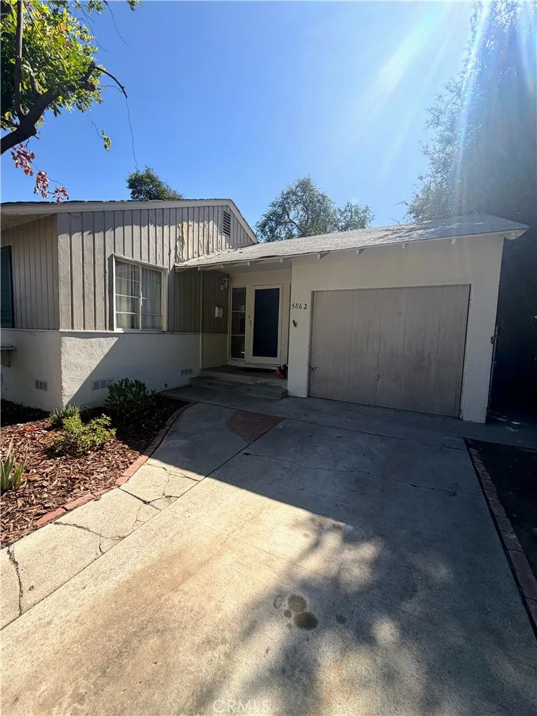 5862 Alonzo Encino, CA 91316