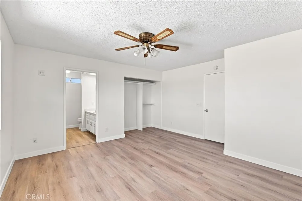 21011 Sioux Road Apple Valley, CA 92308