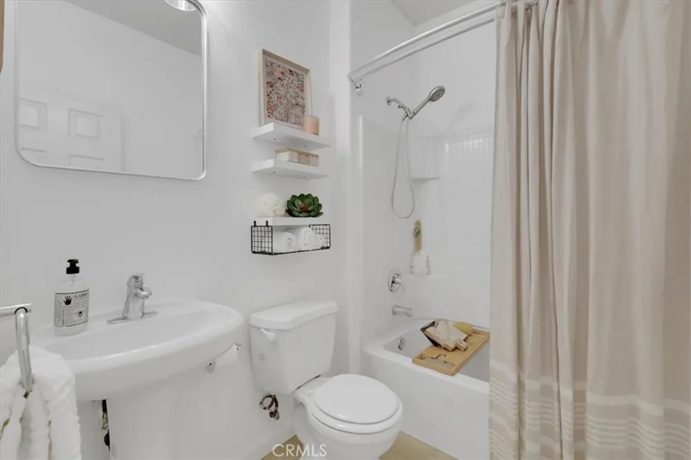 5602 Seedling Linda, CA 95901