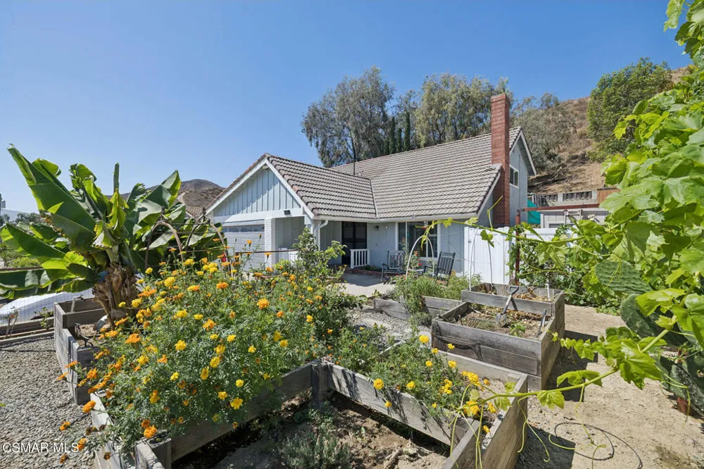 1806 Cherry Hill Road Santa Paula, CA 93060