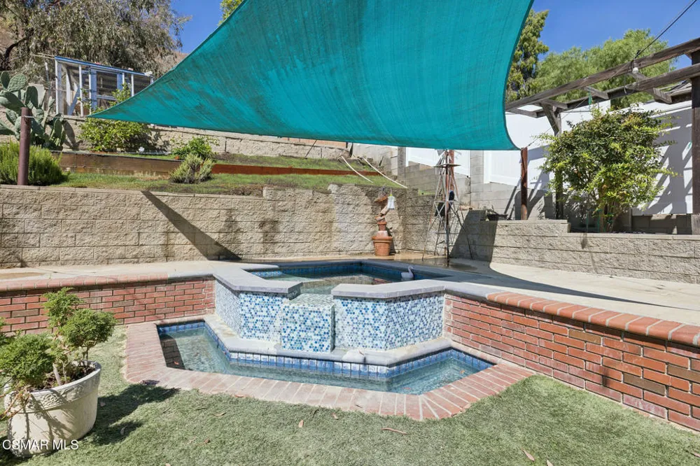 1806 Cherry Hill Road Santa Paula, CA 93060