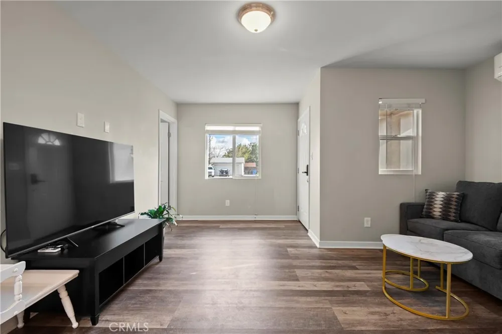217 E Carroll Avenue #B Glendora, CA 91741