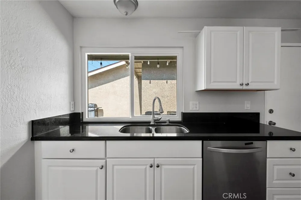 1605 Carmel E Upland, CA 91784