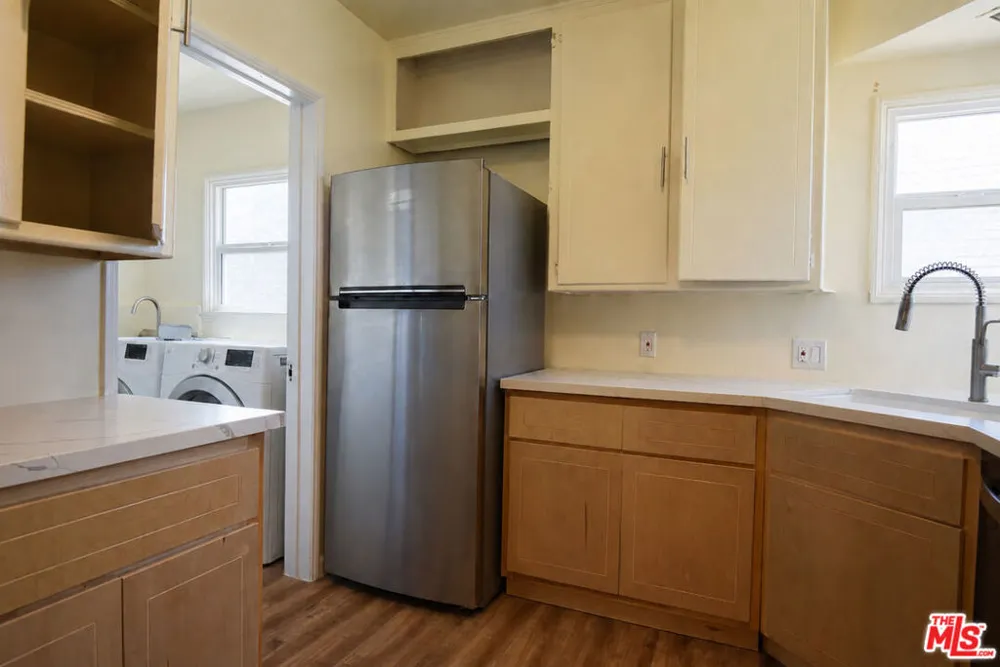 9116 S 5th Avenue Inglewood, CA 90305