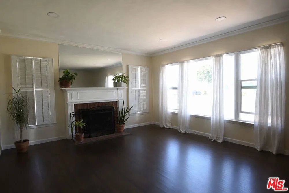 9116 S 5th Avenue Inglewood, CA 90305