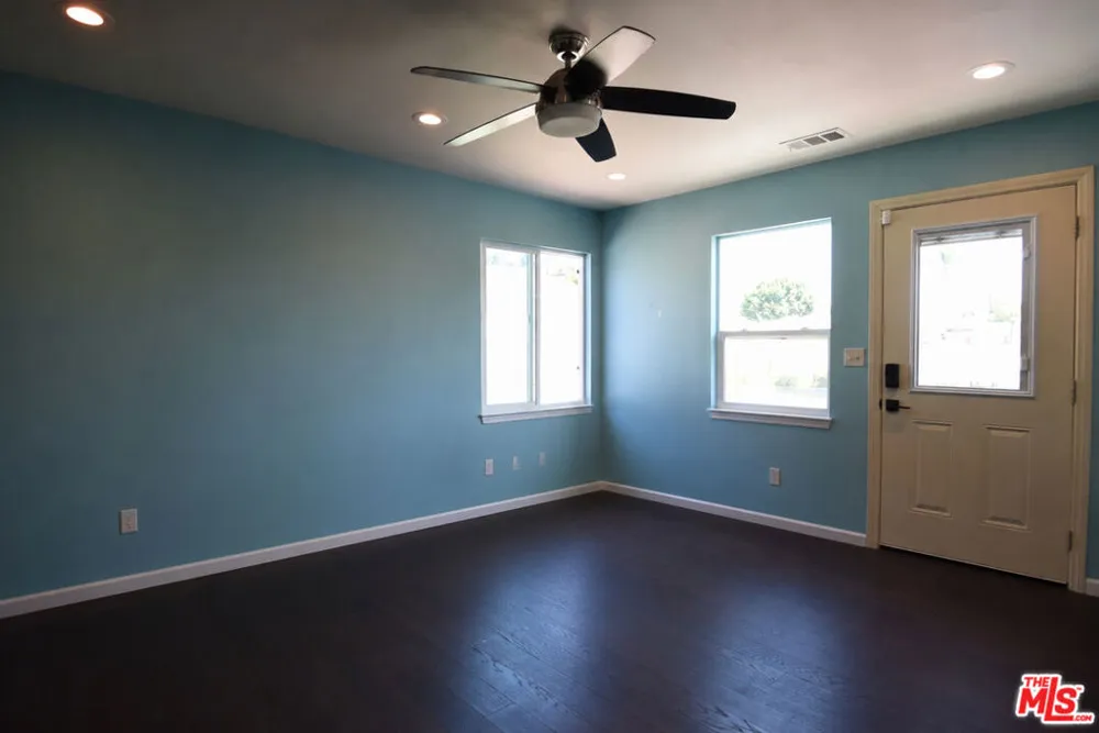 9116 S 5th Avenue Inglewood, CA 90305