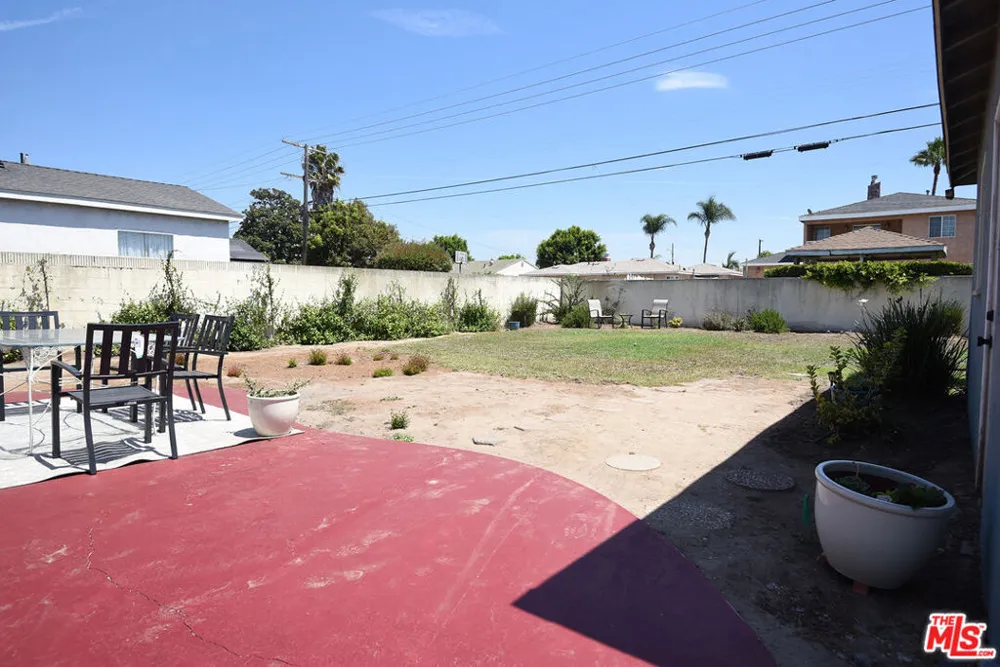 9116 S 5th Avenue Inglewood, CA 90305