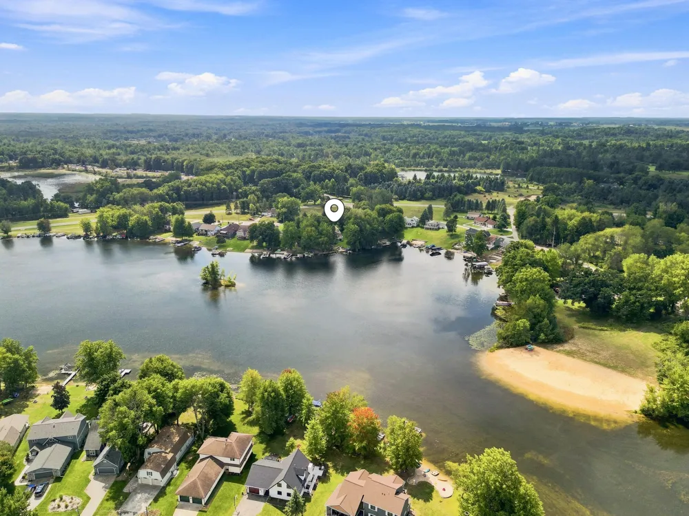 7060 Southwest Drive Canadian Lakes, MI 49346