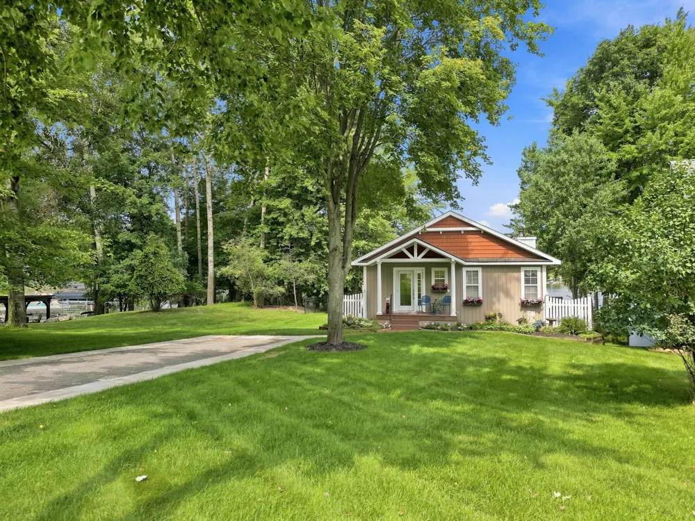 7060 Southwest Drive Canadian Lakes, MI 49346