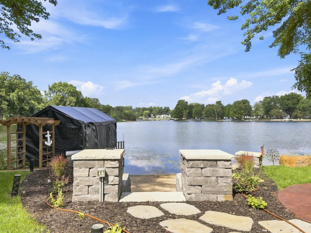 7060 Southwest Drive Canadian Lakes, MI 49346