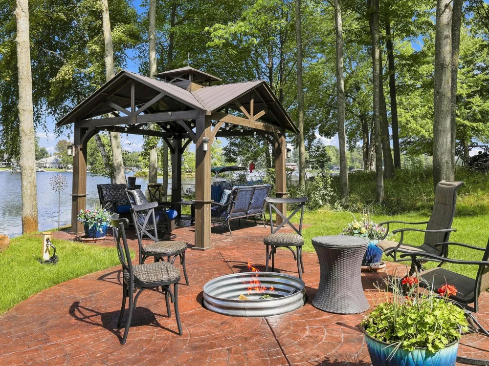 7060 Southwest Drive Canadian Lakes, MI 49346