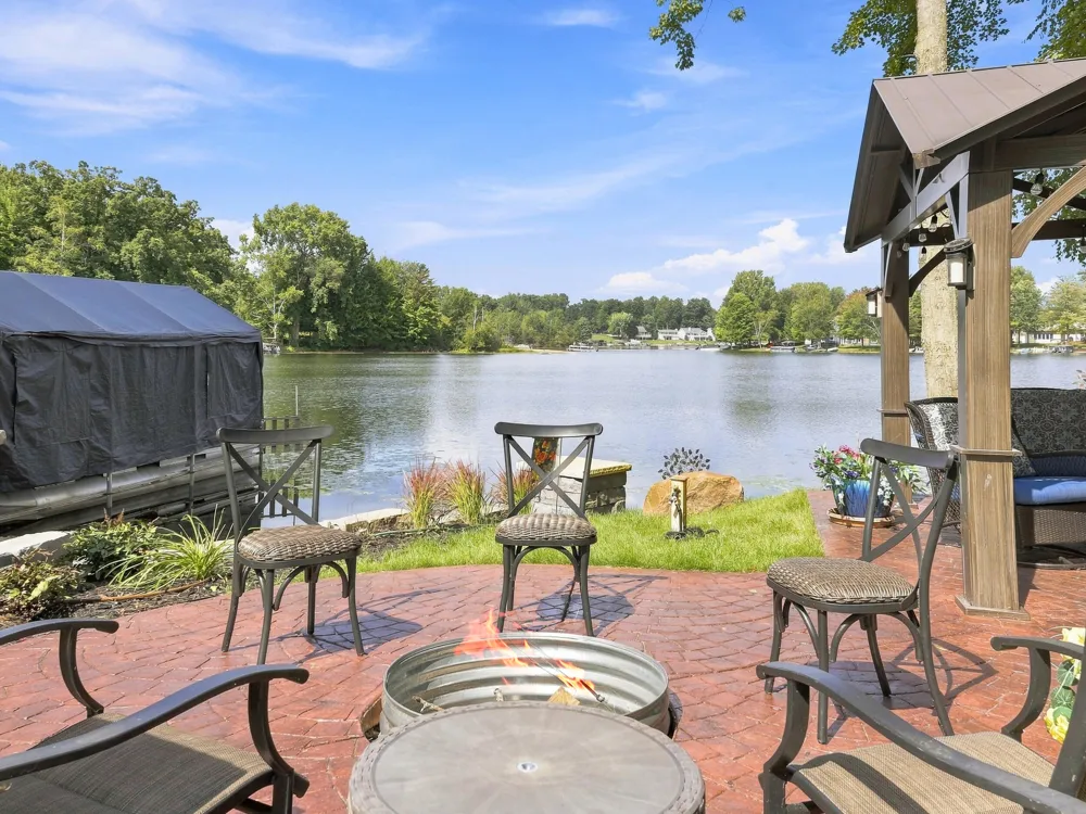 7060 Southwest Drive Canadian Lakes, MI 49346
