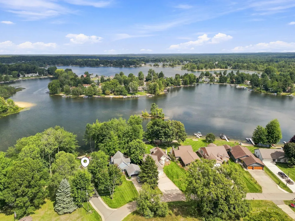 7060 Southwest Drive Canadian Lakes, MI 49346