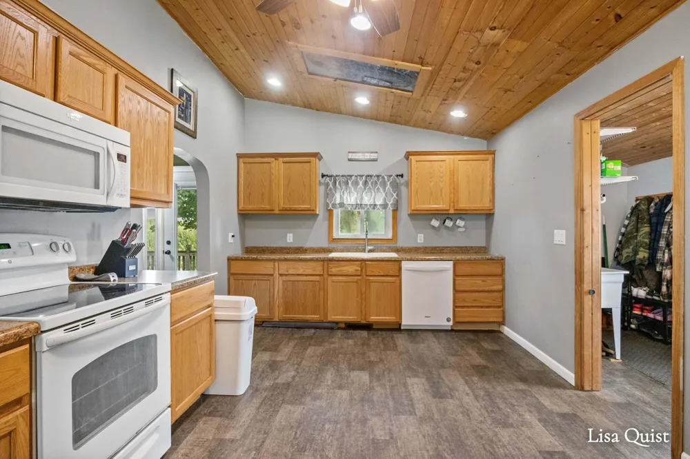 16271 Albrecht Avenue NE Cedar Springs, MI 49319