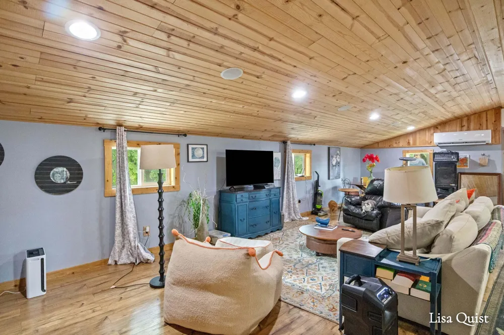 16271 Albrecht Avenue NE Cedar Springs, MI 49319