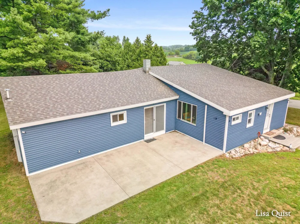 16271 Albrecht Avenue NE Cedar Springs, MI 49319