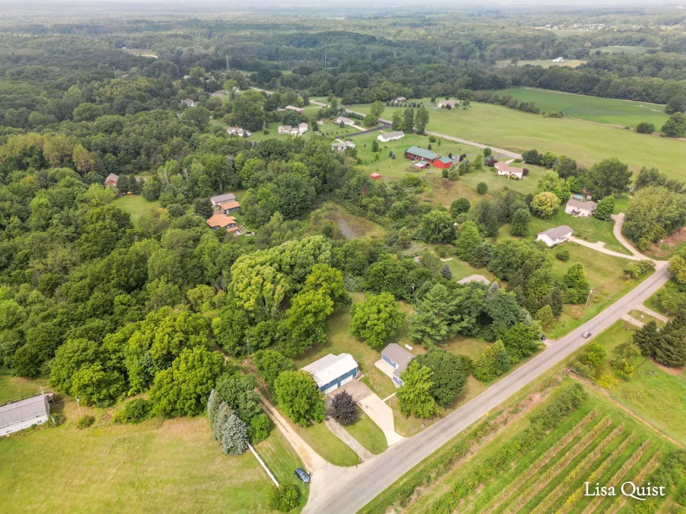 16271 Albrecht Avenue NE Cedar Springs, MI 49319