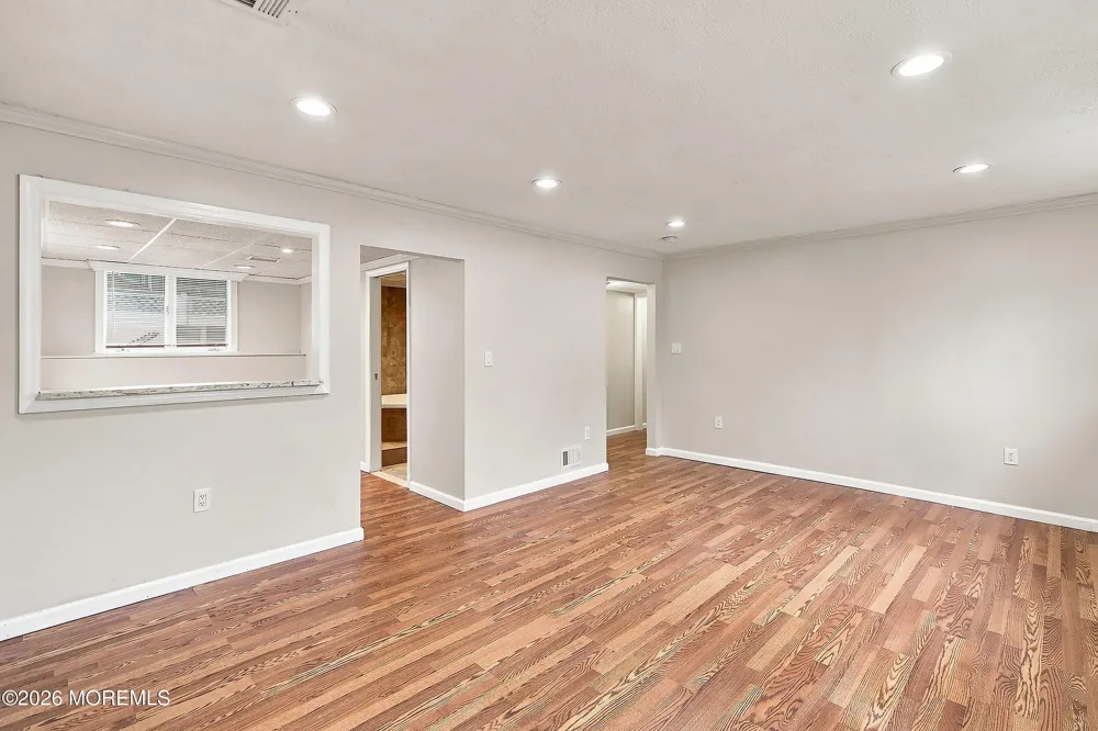 897 Brookside Avenue Keyport, NJ 07735