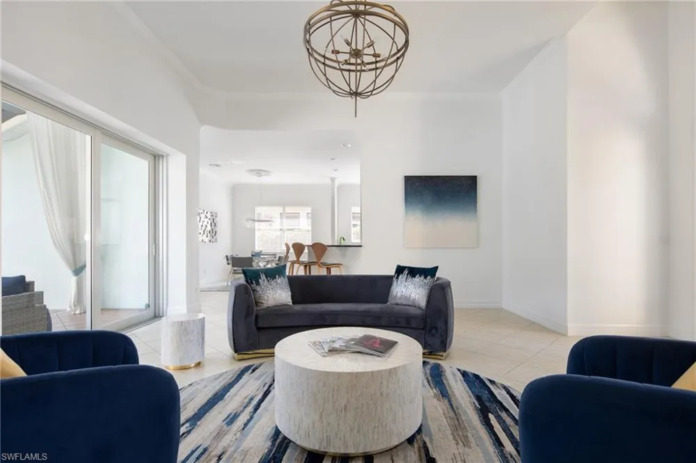 982 Tivoli Court Naples, FL 34104