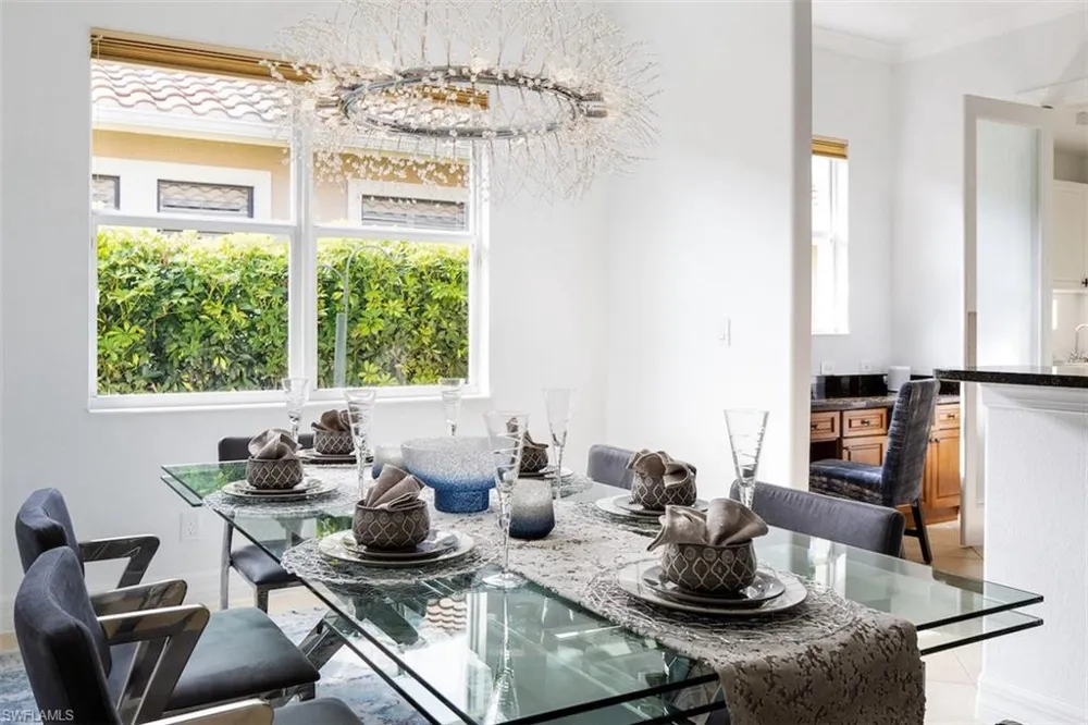 982 Tivoli Court Naples, FL 34104