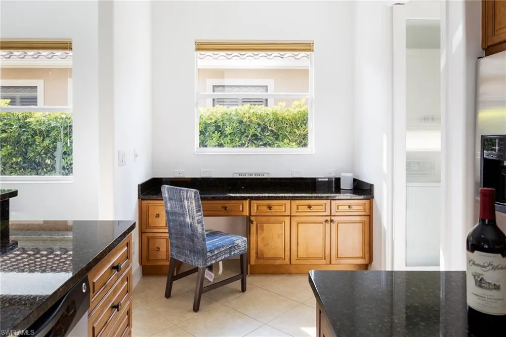 982 Tivoli Court Naples, FL 34104