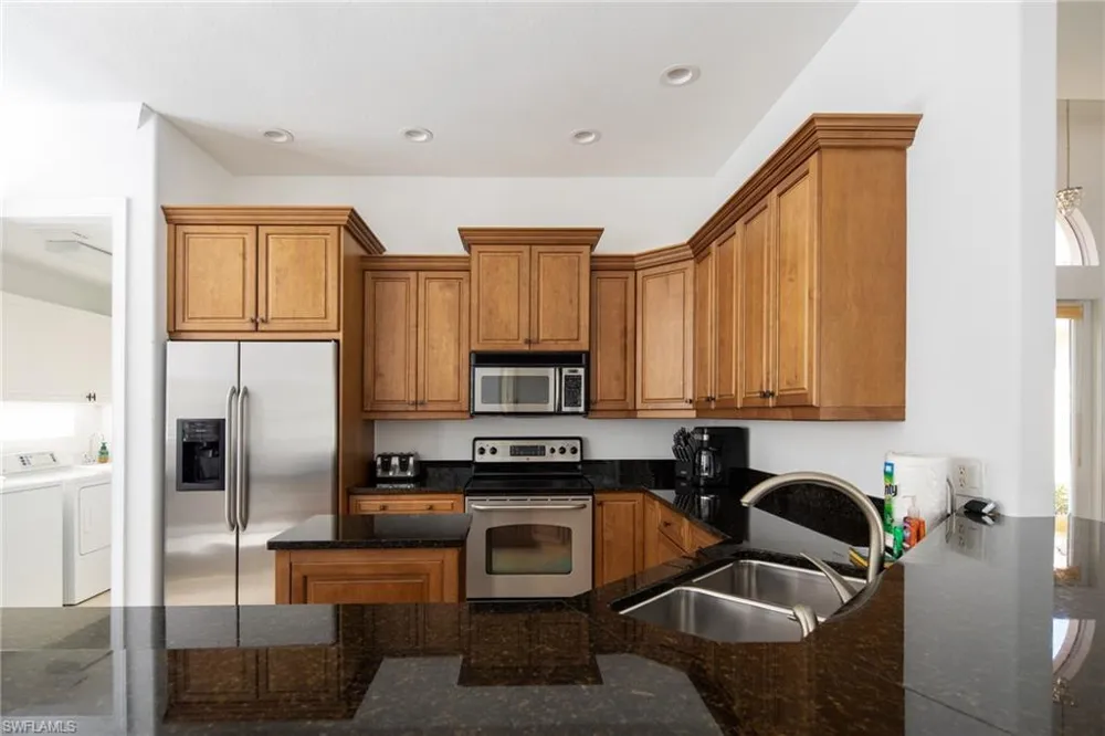 982 Tivoli Court Naples, FL 34104