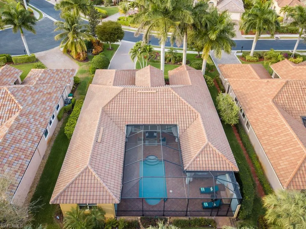 982 Tivoli Court Naples, FL 34104