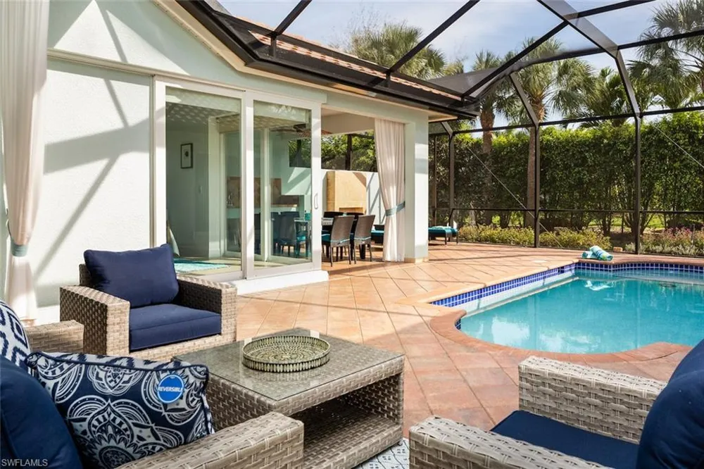 982 Tivoli Court Naples, FL 34104