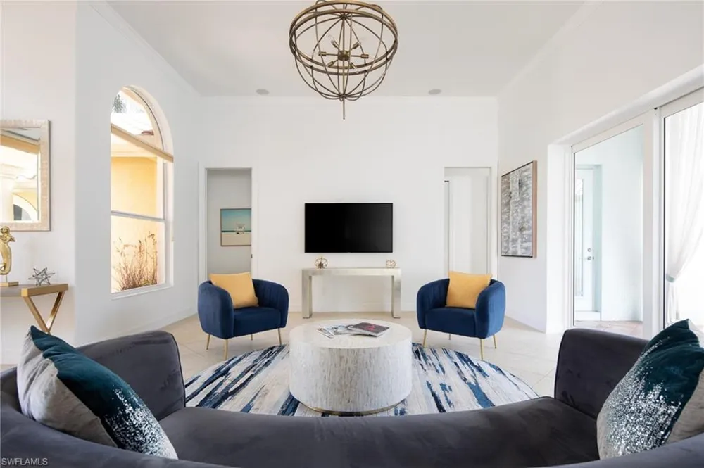 982 Tivoli Court Naples, FL 34104