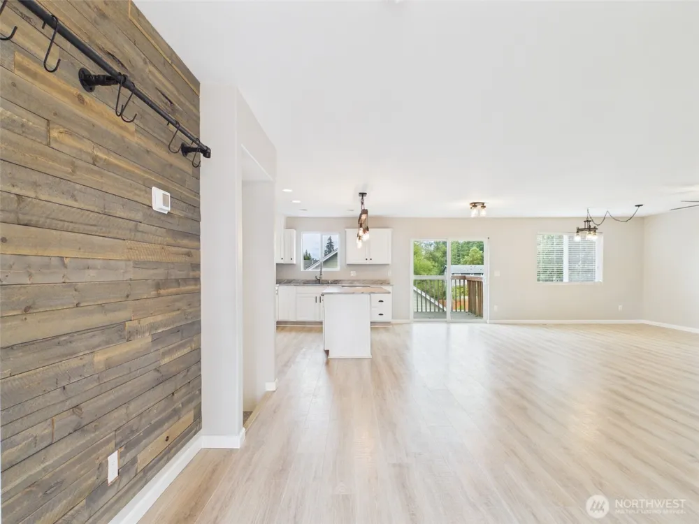 2271 SE Upchurch Way Port Orchard, WA 98366