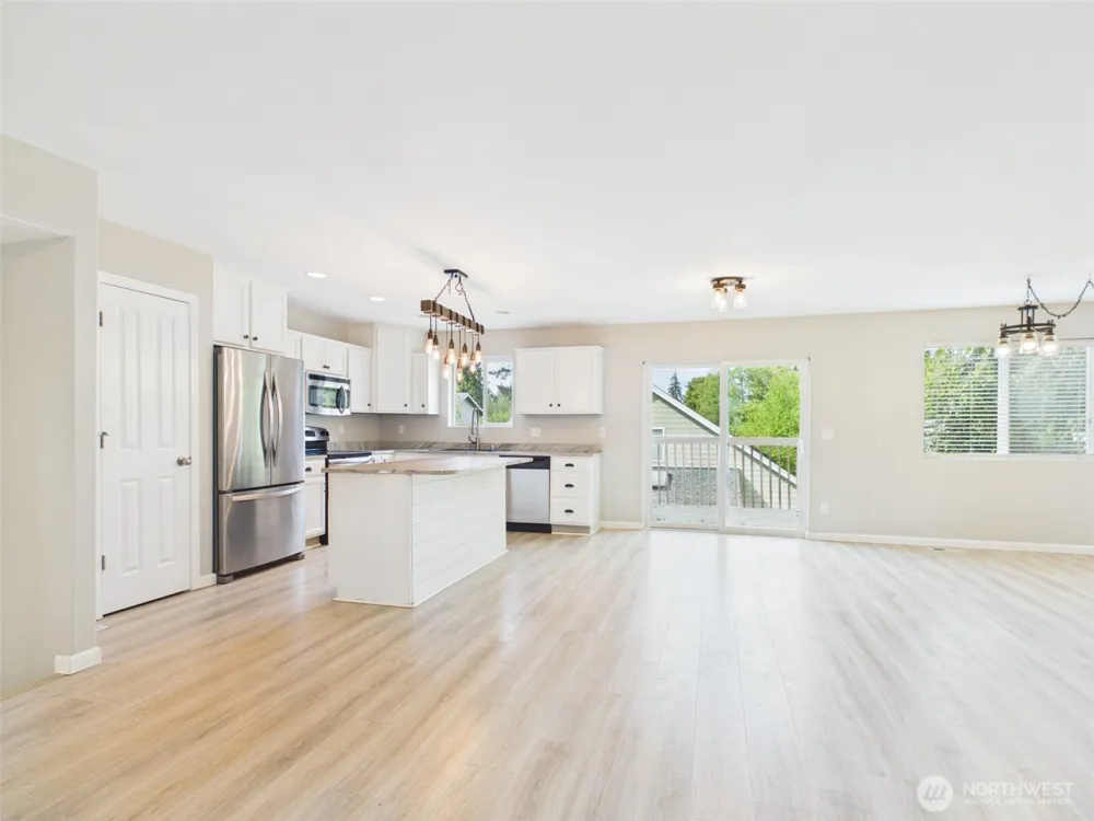 2271 SE Upchurch Way Port Orchard, WA 98366