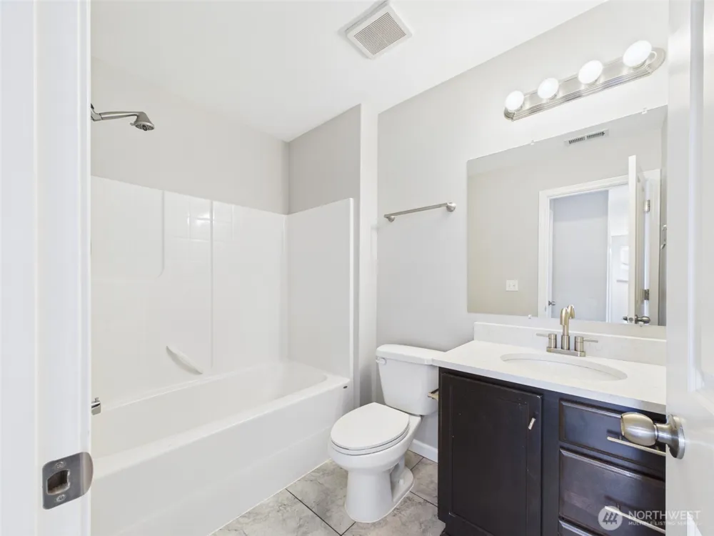 2271 SE Upchurch Way Port Orchard, WA 98366