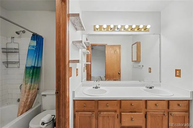 3843 W Temple Place Denver, CO 80236