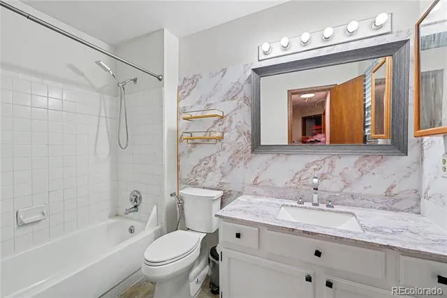 3843 W Temple Place Denver, CO 80236