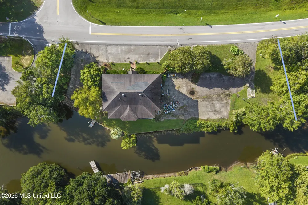 707 Bienville Boulevard Ocean Springs, MS 39564