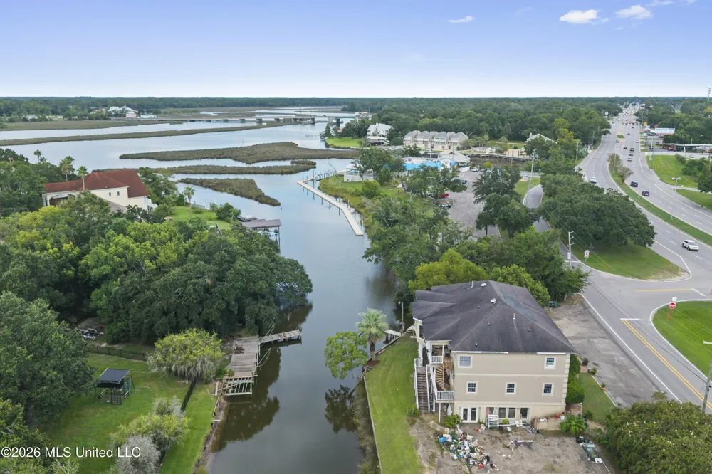 707 Bienville Boulevard Ocean Springs, MS 39564