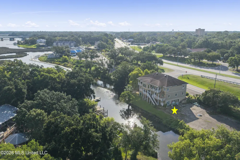 707 Bienville Boulevard Ocean Springs, MS 39564