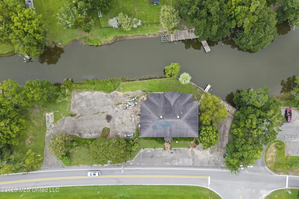 707 Bienville Boulevard Ocean Springs, MS 39564