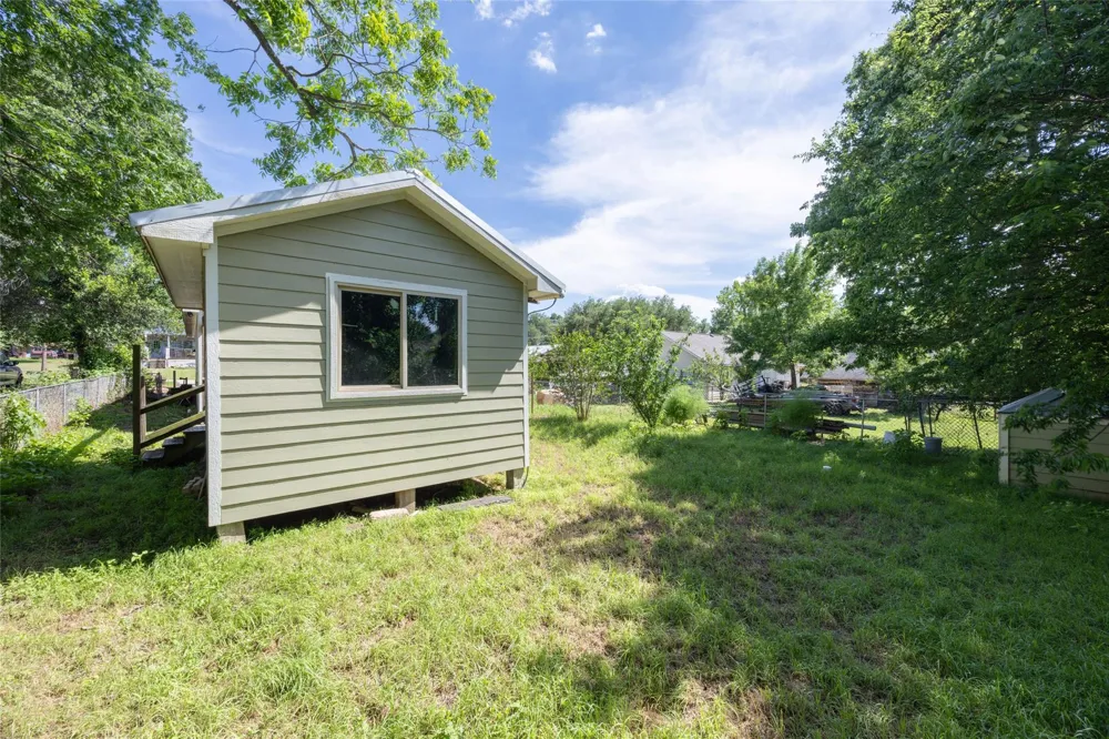 205 E 2nd Street Hearne, TX 77859