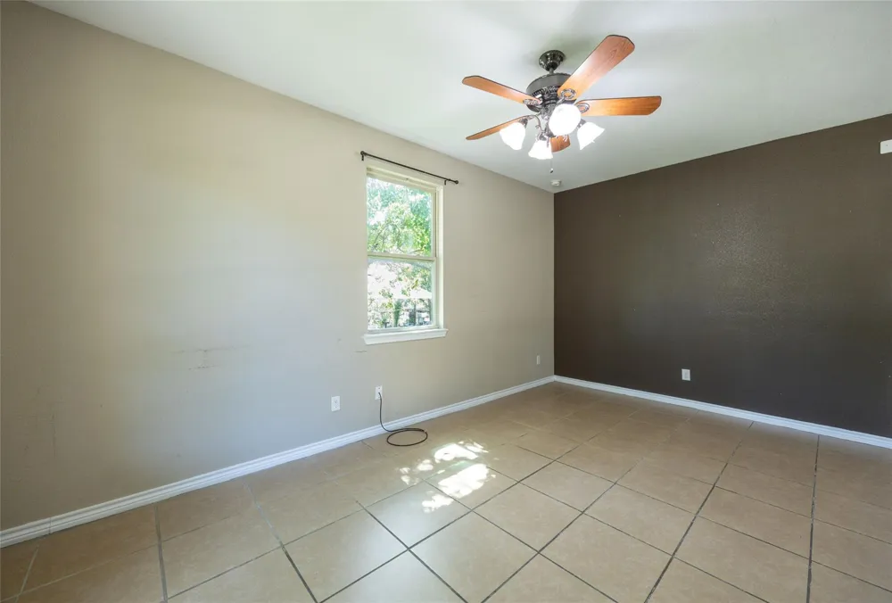 205 E 2nd Street Hearne, TX 77859